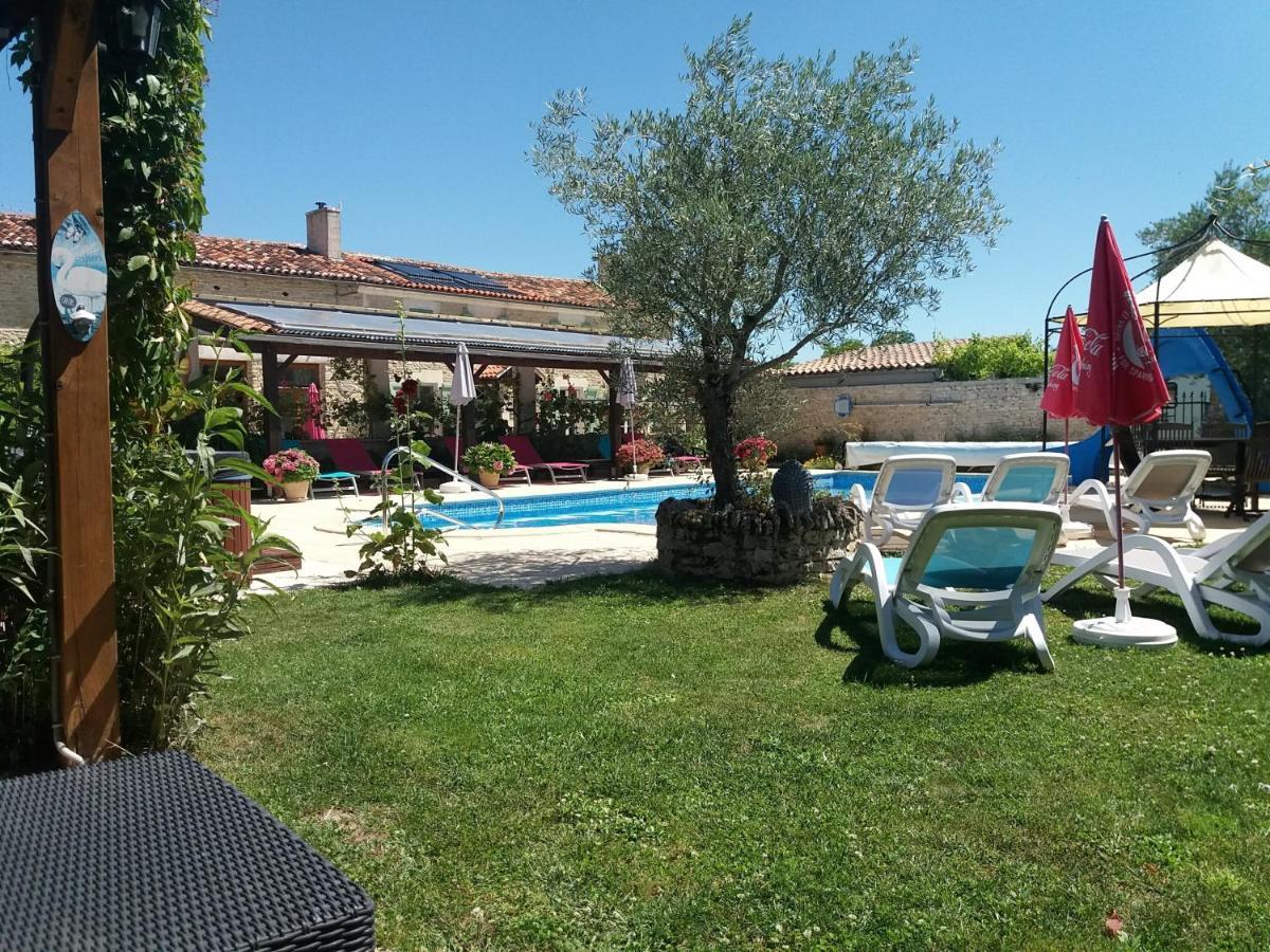 La Pommeraie Nantille Exterior photo